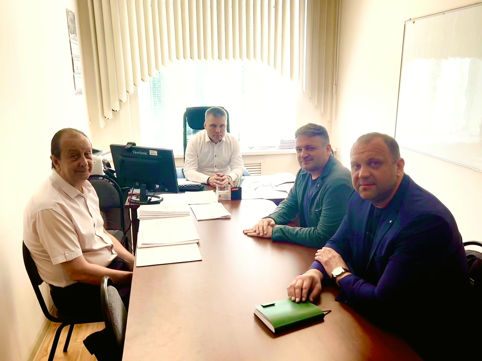 Комитет по промышленности провел рабочую встречу c Дмитрием Владимировичем Тенетко